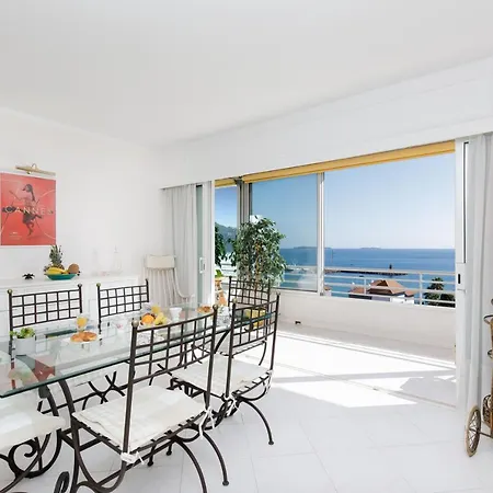 L'estérel Yourhosthelper