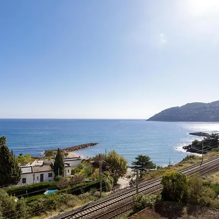 L'esterel Yourhosthelper 망들리유 라 나플