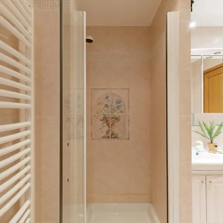 L'esterel Yourhosthelper 망들리유 라 나플