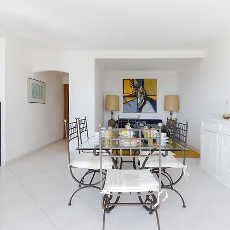 L'estérel Yourhosthelper *