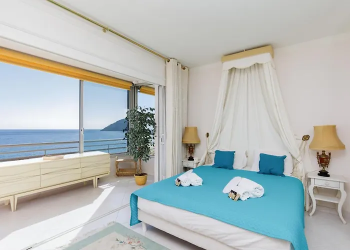 L'esterel Yourhosthelper 公寓